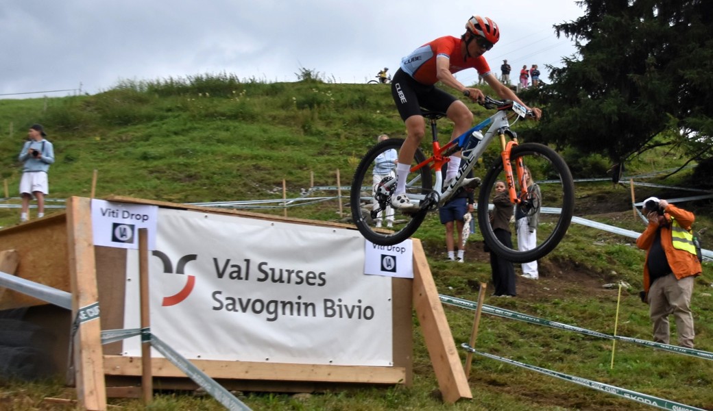 Schweizer Cross-Country-Meisterschaften: Fynn Lanter siegt, Jolanda Neff knapp an Medaille vorbei