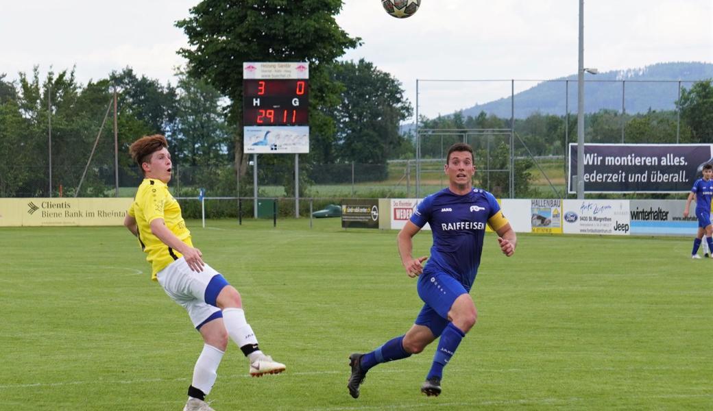 Widnaus Aaron Heule (links) traf in Rüthi sehenswert.