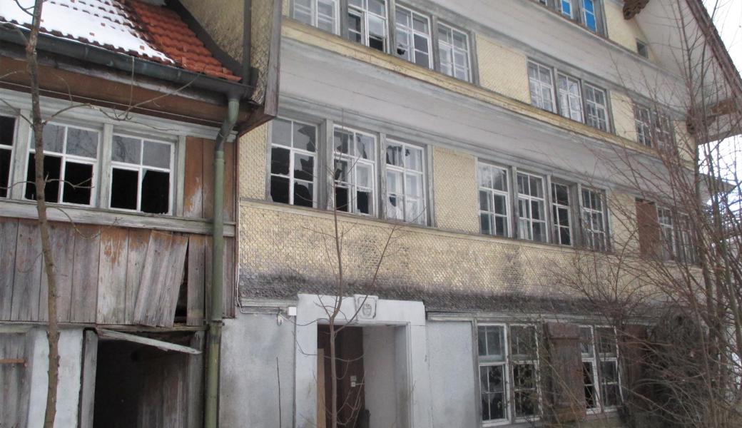 Die zerfallende Ledimühle in Walzenhausen diente früher als Wirtschaft, Bäckerei und später als Zwirnerei.