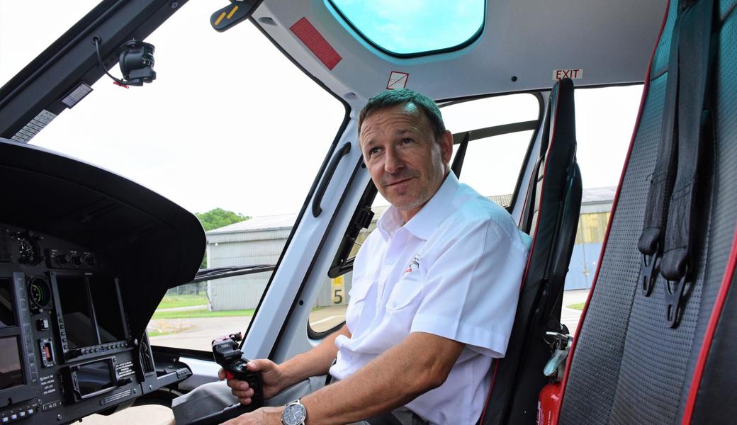 Manfred Holdeners Leidenschaft gehört der Helikopterfliegerei und dem Unternehmen. Spricht man ihn auf die Folgen der Coronapandemie an, wird er nachdenklich.