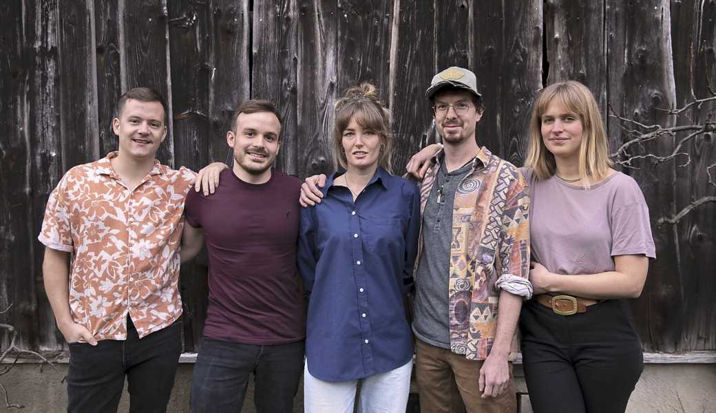 Die Band Damiana Malie um die Bernecker Sängerin Damiana Vorburger (rechts) tritt im «Wein Berneck» auf.  Die Band Damiana Malie um die Bernecker Sängerin Damiana Vorburger (rechts) tritt im «Wein Berneck» auf.