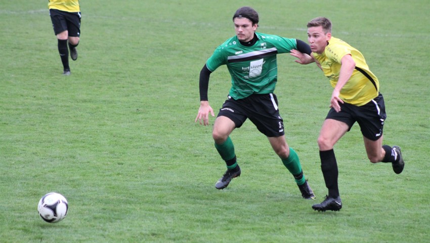 Ramon Braunwalder (links) erzielte bei Heidens 5:2 gegen Rebstein II zwei Tore.