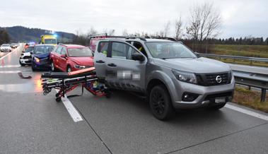 Grosser Blechschaden: Zwölf Autos in vier Unfälle verwickelt