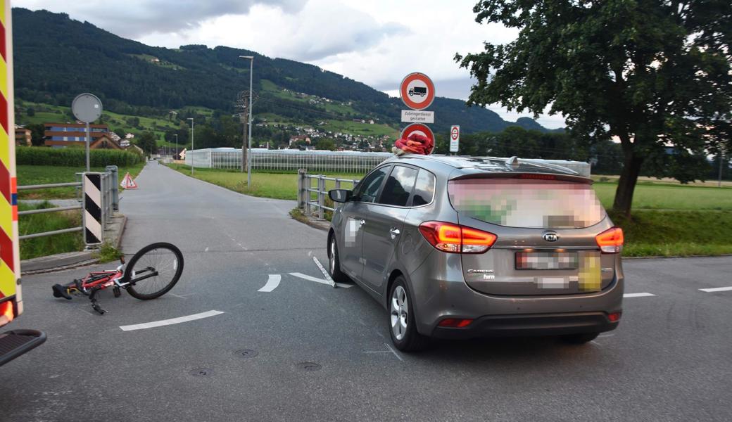 Die Schülerin brach sich beim Unfall ein Bein.