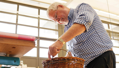 Korbflechten ist ein traditionelles Handwerk für das Gemüt