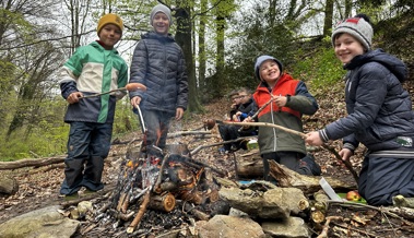 Ausgebildet für die «Bröötle-Saison»: Diese Buben sind Feuermeister