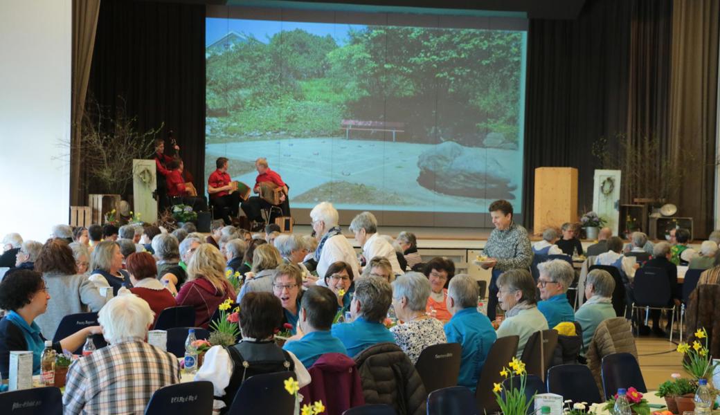 Geselliges Zusammentreffen der Landfrauen und Bäuerinnen an ihrer Tagung im Progyzentrum in Rebstein.