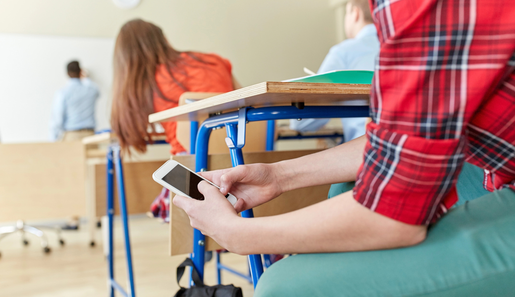 SVP will Smartphone-Verbot: Rheintaler Schulen sind skeptisch