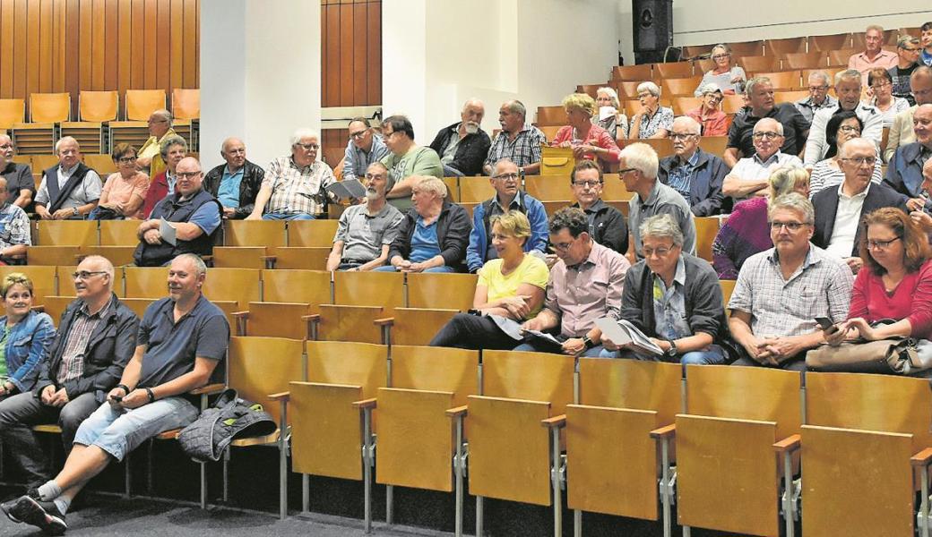 Projekt Passerelle: mässiges Interesse an der Orientierungsversammlung im Wiesenau-Schulhaus. 