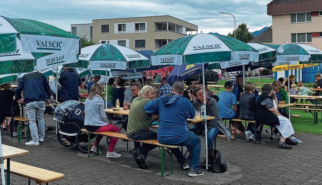 Die Möglichkeit zum gemütlichen Verweilen wurde von den Kilbigästen erfreut angenommen. 