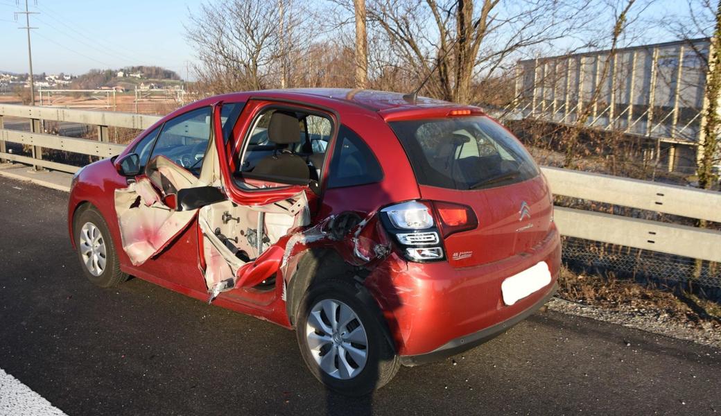 In den Unfall waren drei Fahrzeuge involviert.