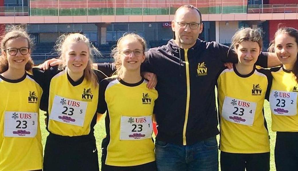 KTV Oberriet (von links): Joline Simons, Julia Stieger, Kim Willi, Coach Rico Wüst, Julia Hutter und Lara Sgier.