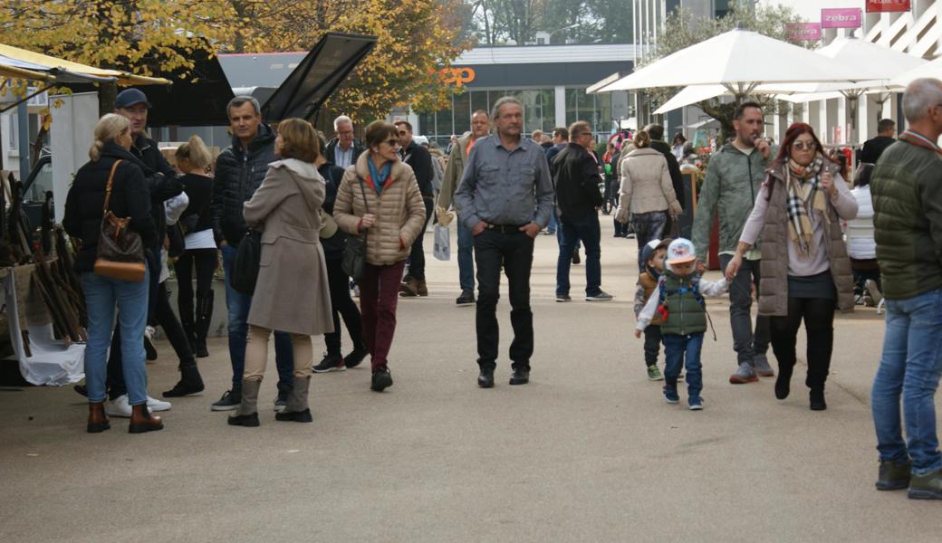 Sonntäglicher Einkaufsbummel zum Tag der offenen Tür: Am meisten Leute waren nach dem Mittag unterwegs.