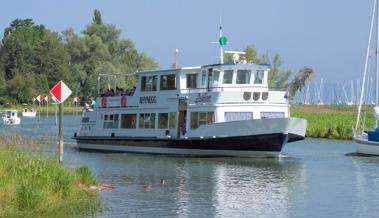 Die Rheinschiffe verkehren über Auffahrt