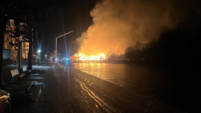 Das Feuer war weit herum zu sehen.