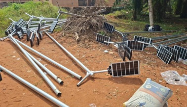 Rebsteiner installiert zwei Kilometer Solarlampen in Nigeria
