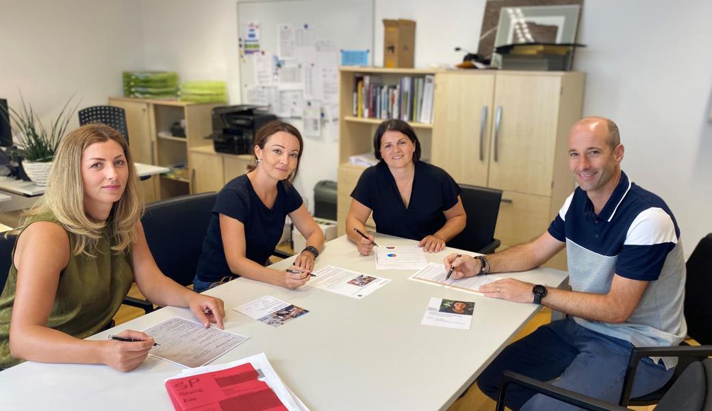 Gute Zusammenarbeit: Fatmire Sopa, Tanja Schneider, Kymete Stojkaj und Samuel Hanselmann (von links).