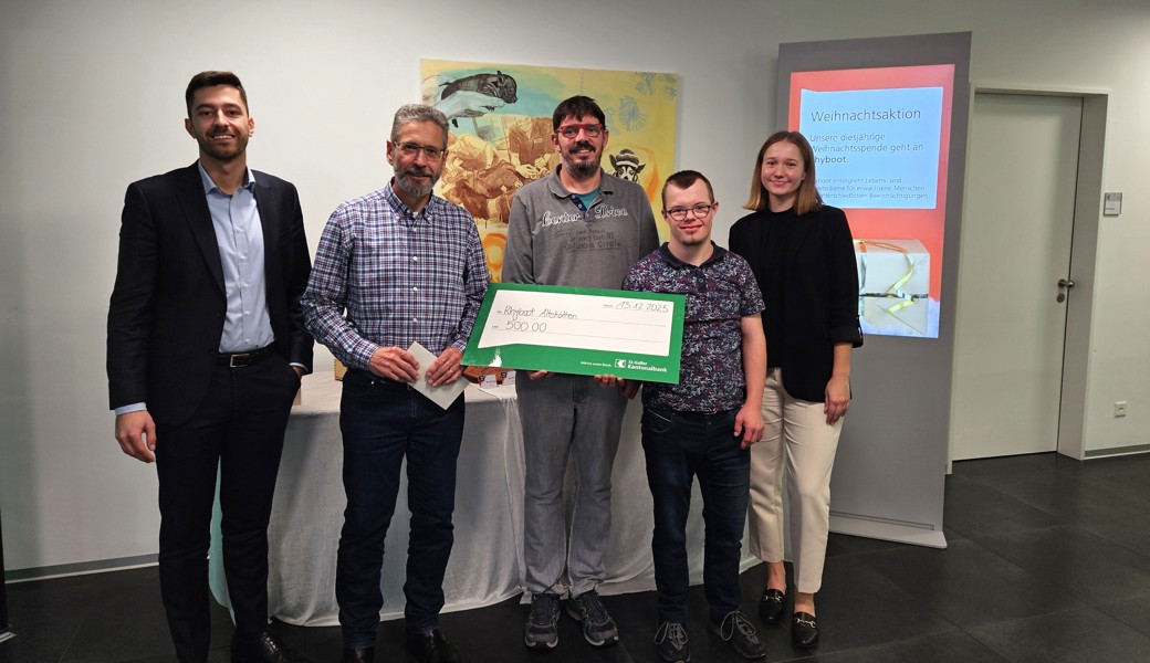 St.Galler Kantonalbank unterstützt den Verein Rhyboot zu Weihnachten ...