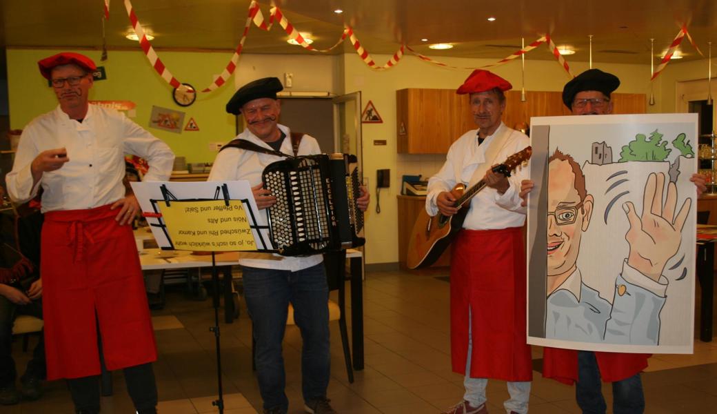 Die Gruppe Pfeffer & Salz erfreute die Altersheimbewohner mit ihrer Schnitzelbank.