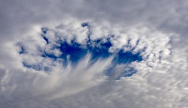 UFO-Wolken über dem Rheintal