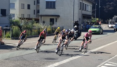 Acht Ausreisserinnen fuhren auf der Oberrheintaler Schlaufe voraus, im Ziel kam's aber zum Sprint