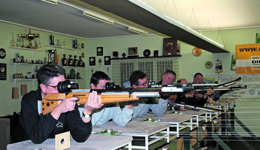 412 Luftgewehrschützen aus der ganzen Region beteiligten sich an der über sechs Tage ausgetragenen Dorfmeisterschaft Rüthi. 