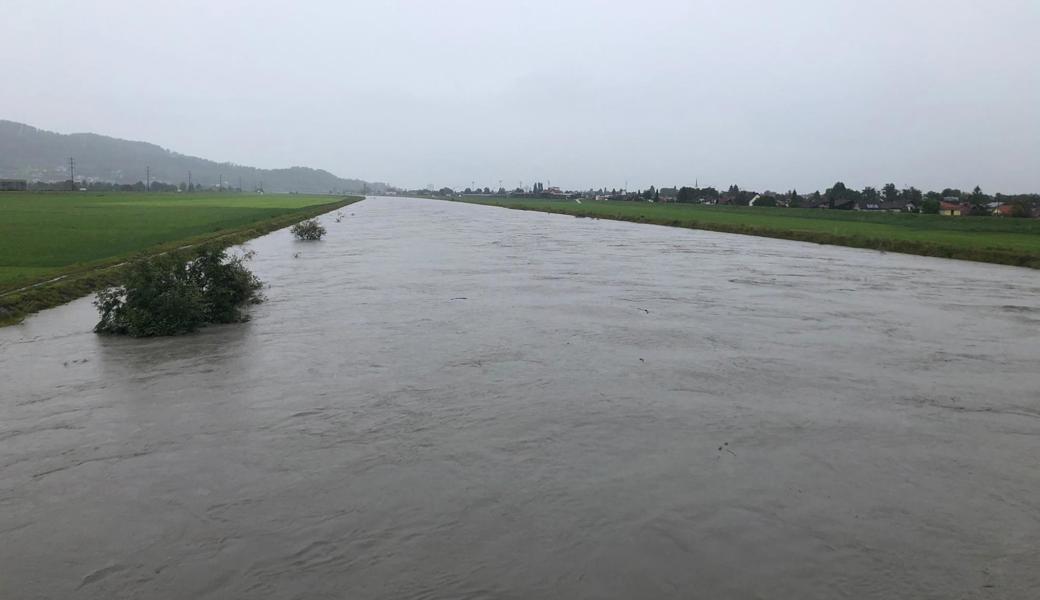 Der Rhein blieb am Sonntagnachmittag in seinem Bett. Hier in Au.