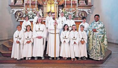 Aufnahme der neuen Ministranten in der Pfarrkirche