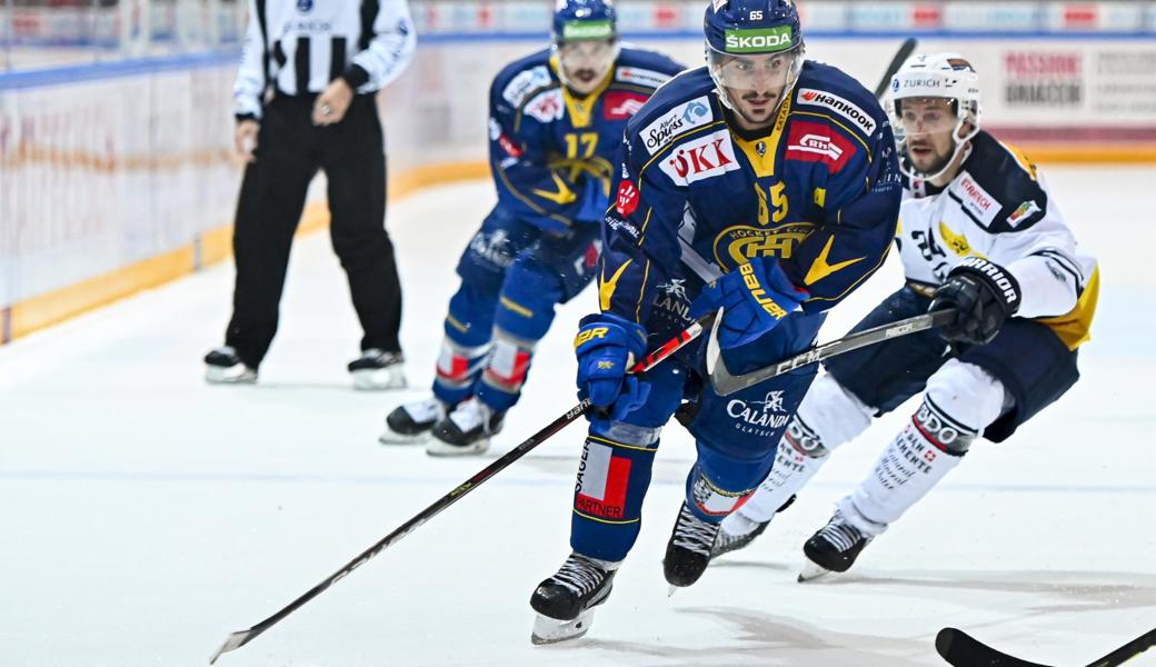 Der HC Davos und Marc Wieser gastieren in der Widnauer Eishalle.