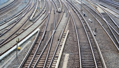 Tödlicher Unfall in Bregenz: 40-jähriger überquert Gleise und wird von Zug mitgeschleift