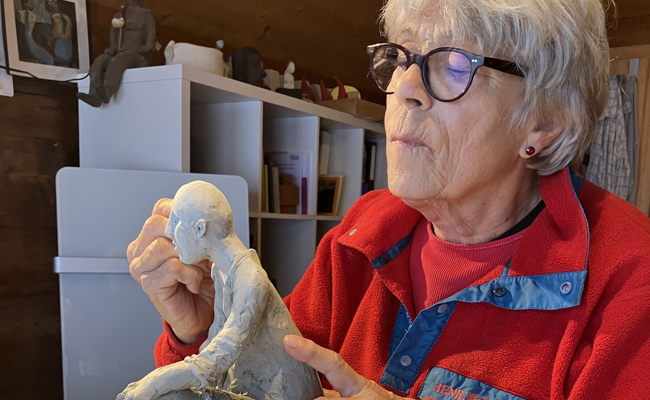 Zwischen Himmel, Meer und Ton: Iris Goensch schafft vielfältige Kunstwerke