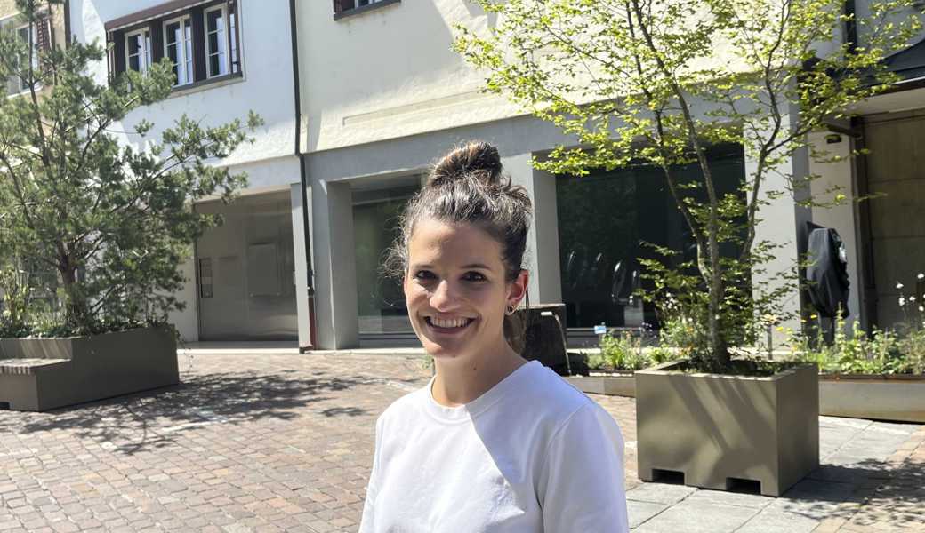 Astrid Dörig beabsichtigt, in der ehemaligen CS-Schalterhalle und im Freien für einen Monat eine Café-Bar mit dem Namen «Piccolo Giar­dino» einzurichten. 