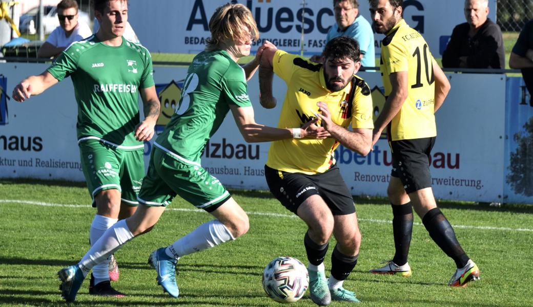 Rebstein mit (v. l.) Björn Ergens und Luc Sonderegger gastiert in Eschen, Altstätten mit (v. r.) Sahin Irisme und Fisnik Berisha empfängt Staad.