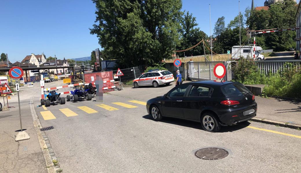 Der Quadfahrer verletzte sich bei dem Unfall unbestimmt.