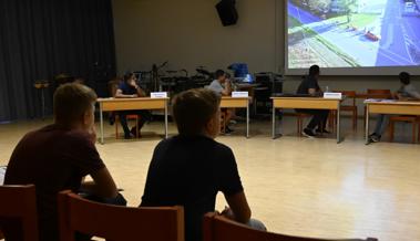 Berufsausstellung statt in den Olma-Hallen im Schulhaus Sonnental