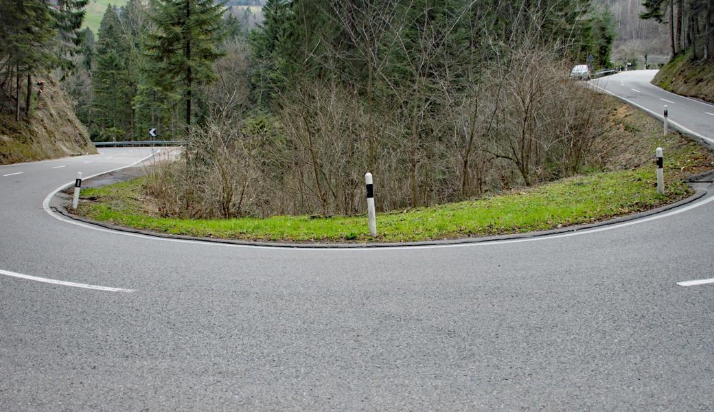 Mit dem Neubau der Brücke verschwindet der scharfe Rank auf der Kantonsstrasse zwischen Berneck und Reute. 