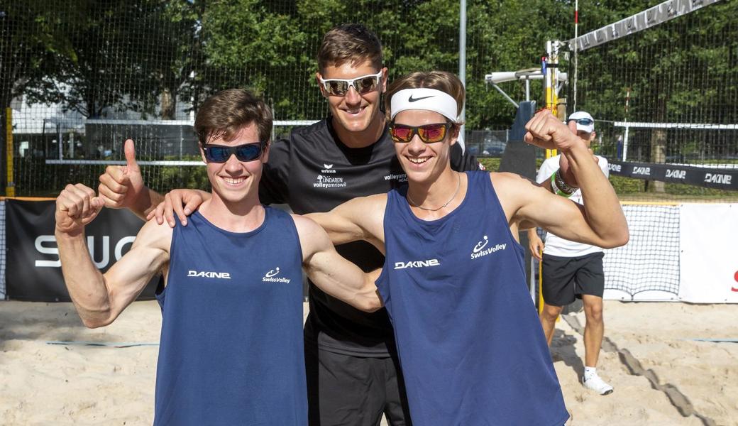 Die Schweizer Meister mit ihrem Coach Matevz Kamnik.