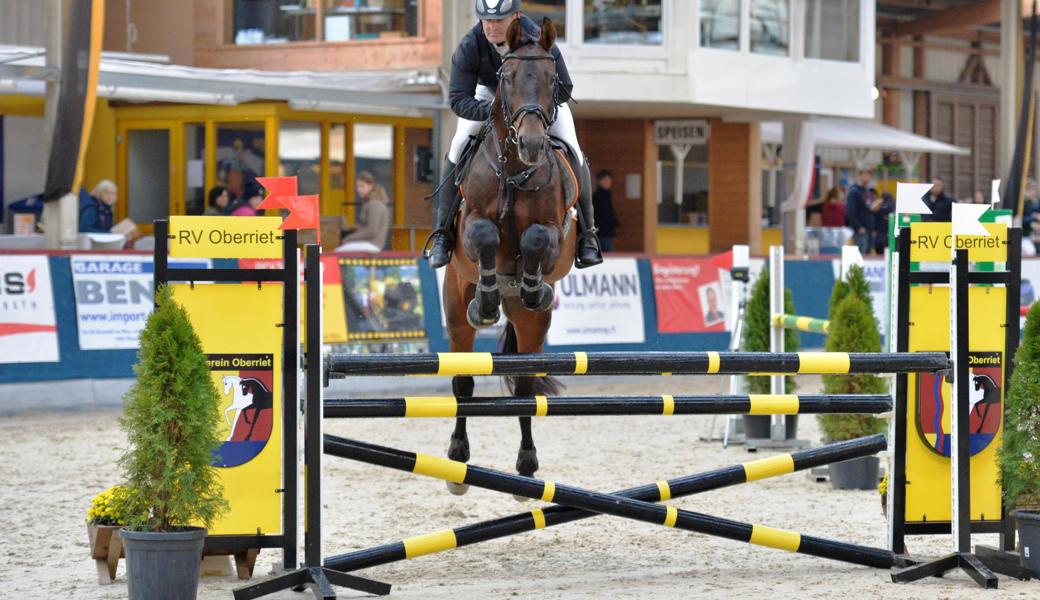 Auch OK-Präsident Peter Gschwend ist zu Pferd unterwegs.