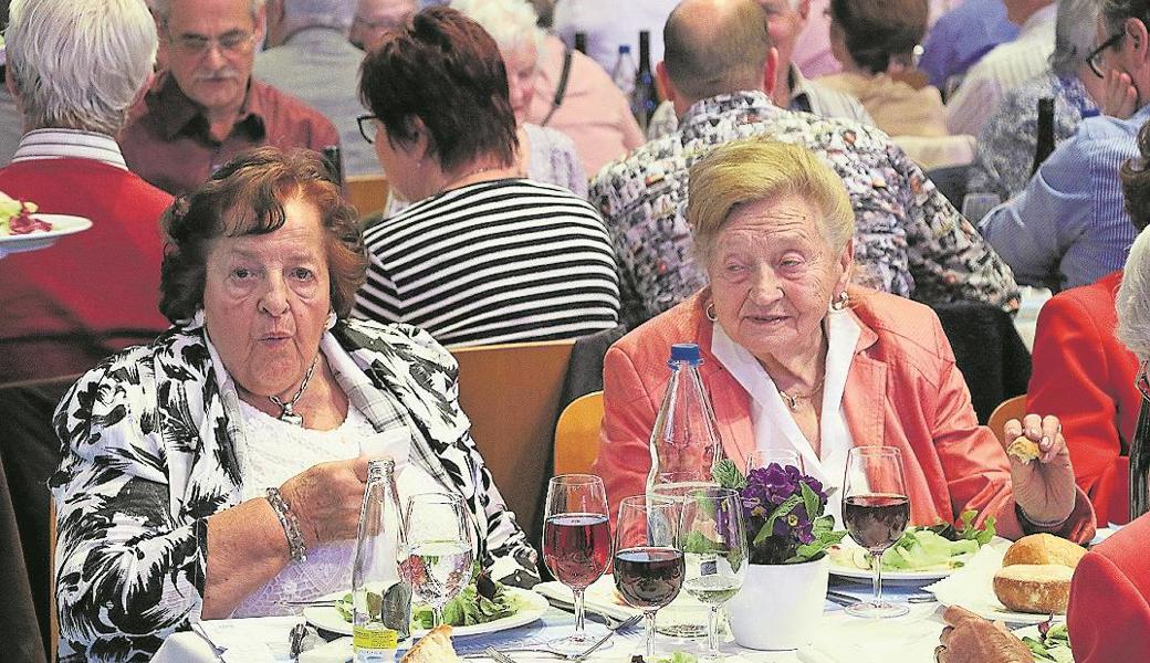 Ein feines Essen aus dem Bernecker Ochsen leitete zum gemütlichen Teil der GV über.