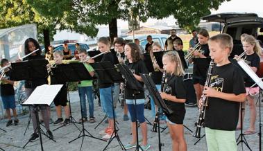 Beginner Band bot ein Ständchen zum Herbstbeginn