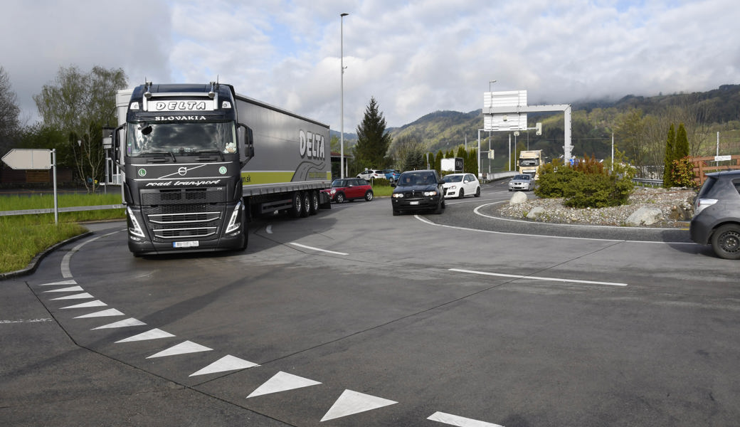 Das Tiefbauamt misst den Verkehrsfluss beim Auer Autobahnanschluss