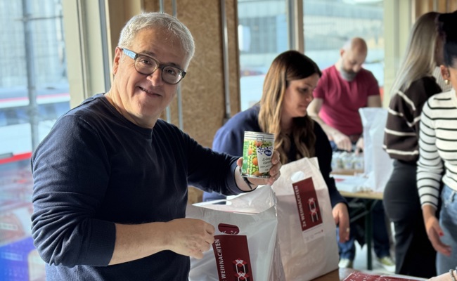 Aktion «2 x Weihnachten»: 438 Spendentaschen gehen ins Rheintal und an den Bodensee