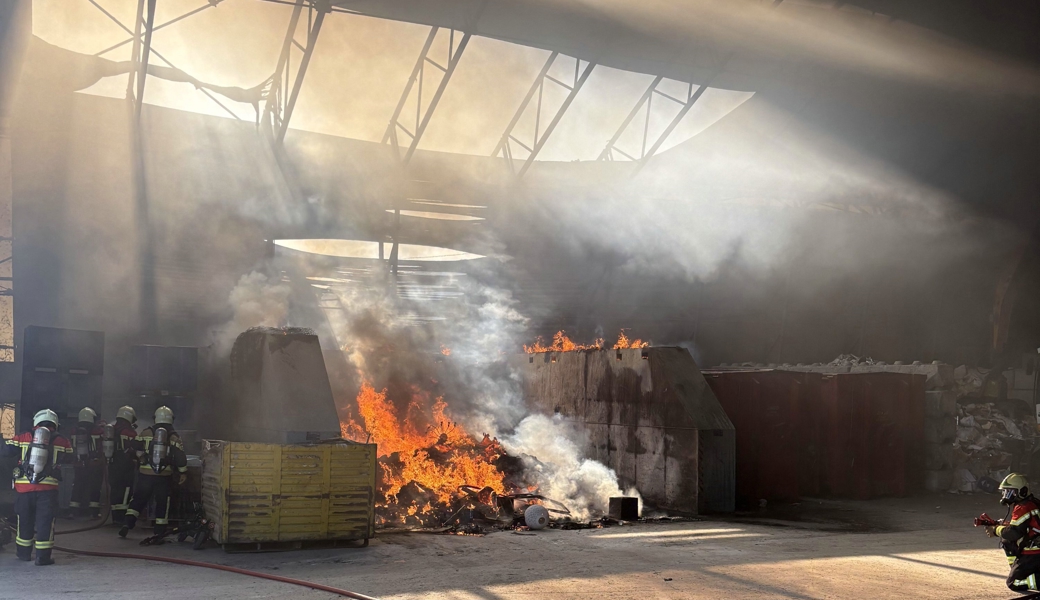 Brand bei der Verwert AG: Feuerwehr löschte die Flammen
