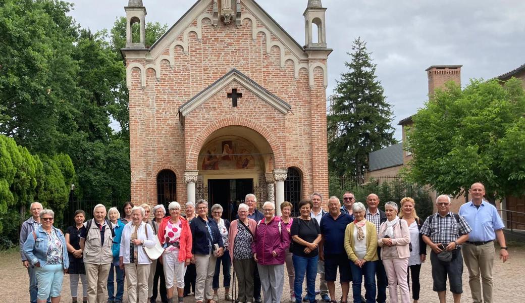 Die Diepoldsauer Pilgergruppe vor dem Nussbaum-Heiligtum in Camposampiero bei Padua.
