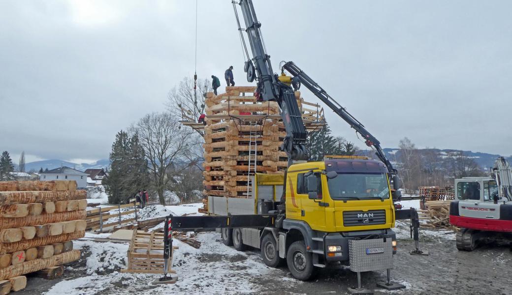 Seit ein paar Wochen ist die Lustenauer Funkenzunft Hafstalder mit den Aufbau beschäftigt.