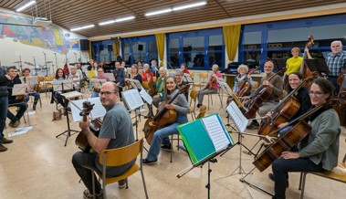 Festlicher Auftakt zum 1. Advent: Der Orchesterverein erhält Unterstützung einer junge Solistin