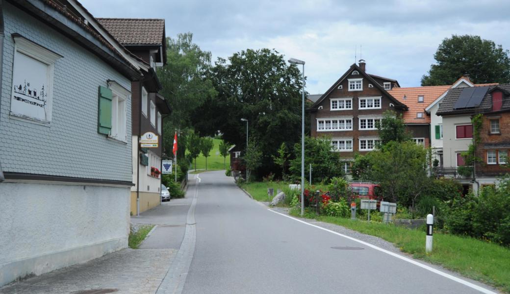 Die Petitionäre fordern Tempo 30 im Ortsteil Lachen in Walzenhausen, um die Verkehrssicherheit zu erhöhen.