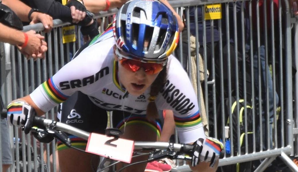 Titelverteidigerin Kate Courtney dominierte zu Beginn der Saison 2019.