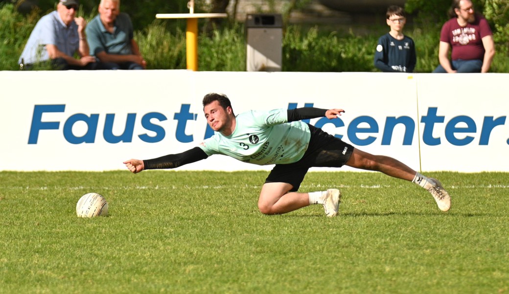Ein Sieg und eine Niederlage für die Widnauer Faustballer (1)