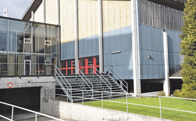 Die Eishalle wird vom Sanierungs- zum Notfall